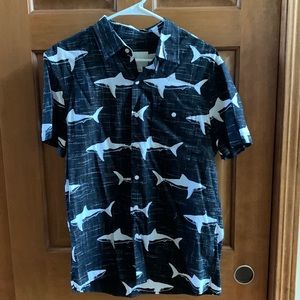 Men’s size medium short-sleeve button down shirt. NWT.